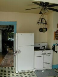 work triangle? NOT! (note tasteful 80s-era fan-light)